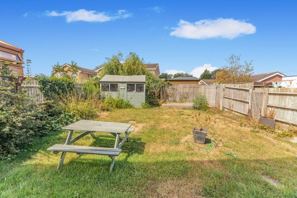 Leabrook Close